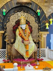 Shirdi Sai Baba Darshan Tour – Sacred Samadhi Mandir Maharashtra