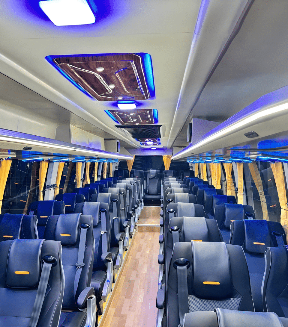 Luxury AC bus hire in Delhi for group tours