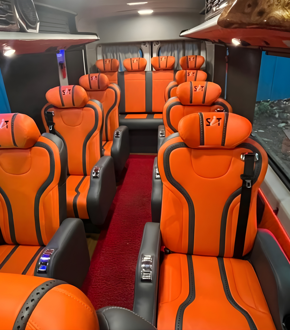 Force Urbania van rental in Delhi