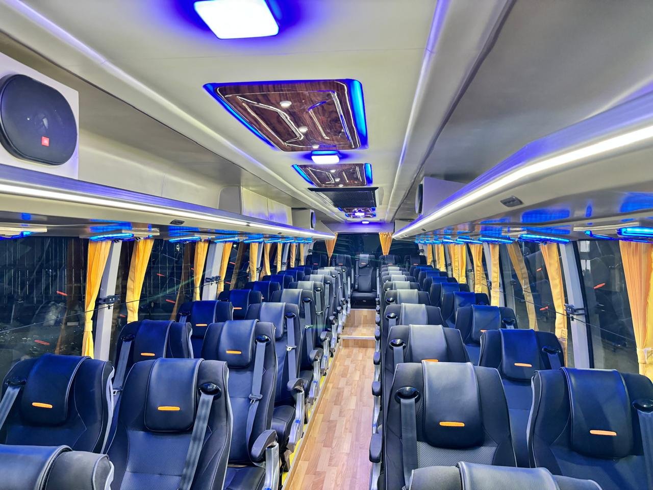 AC luxury bus hire New Delhi group travel India