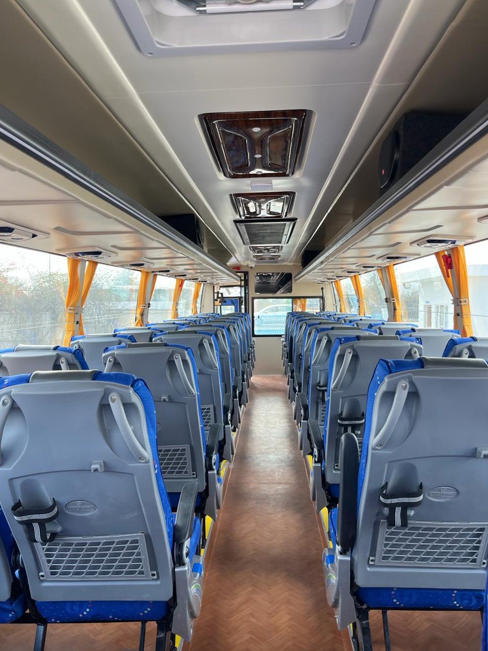 Luxury coach hire Delhi for group tours India