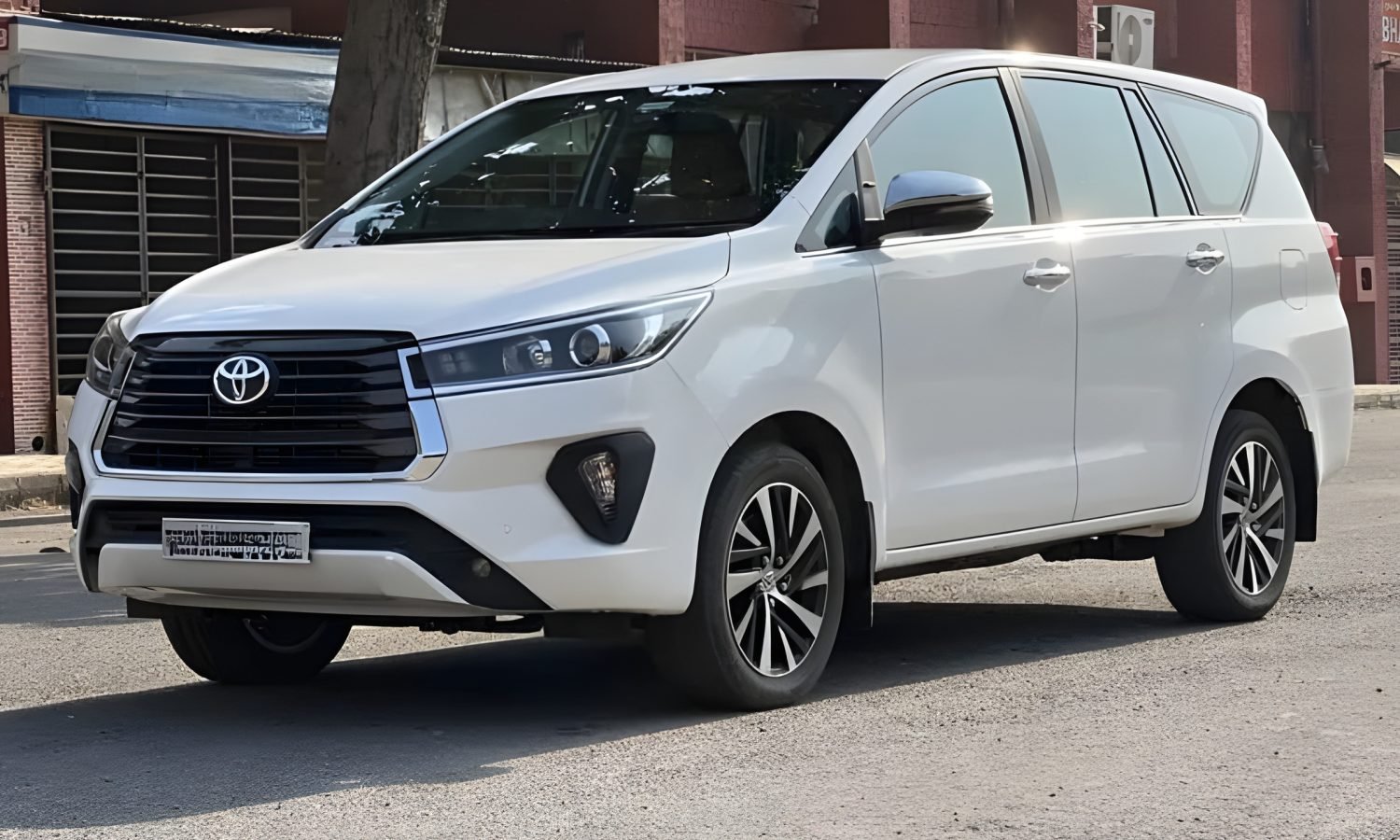 SUV car rental in Delhi for family trips